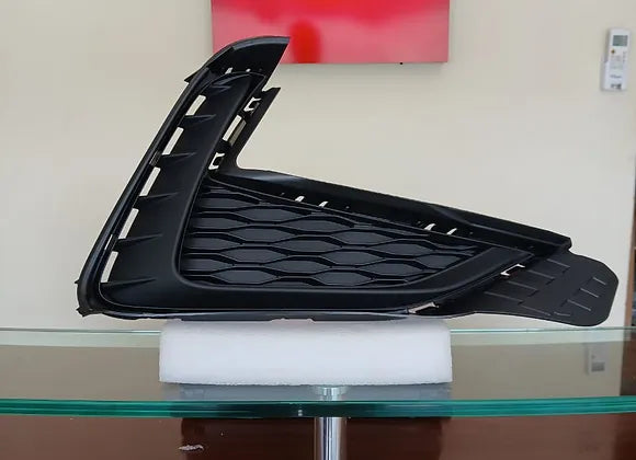MG GT Grills Front Fog Lamp Frame-R