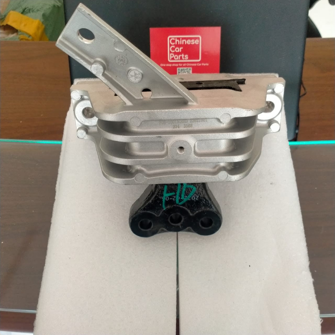 Jetour Dashing Engine mounting right