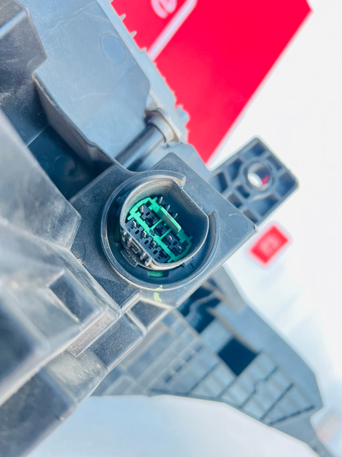 BYD Song Head light Right